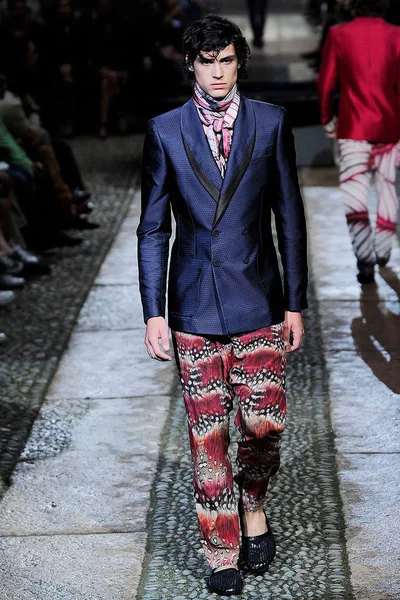Look 14